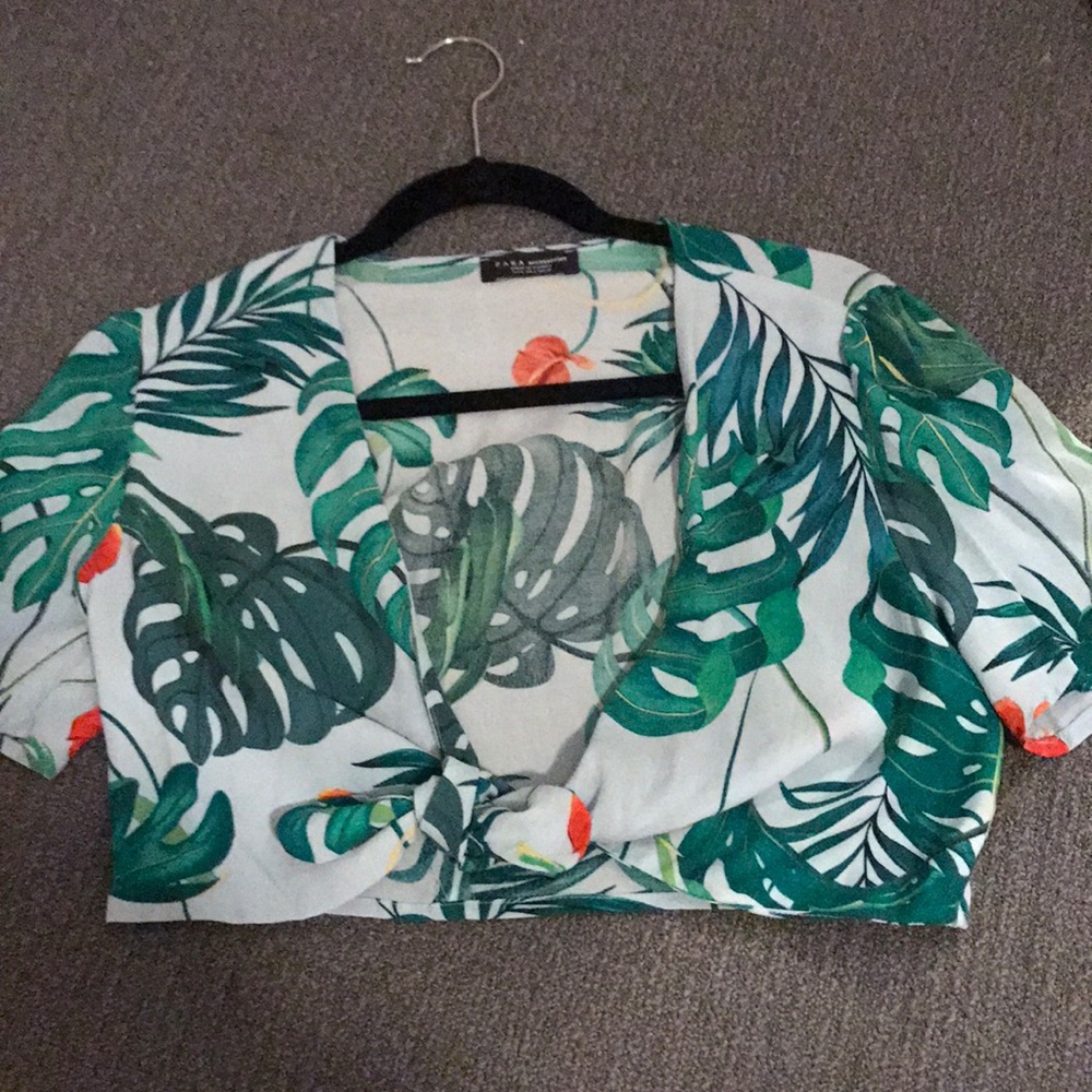 Zara leaf print tie top!